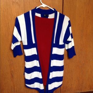 Takeout swing front sweater